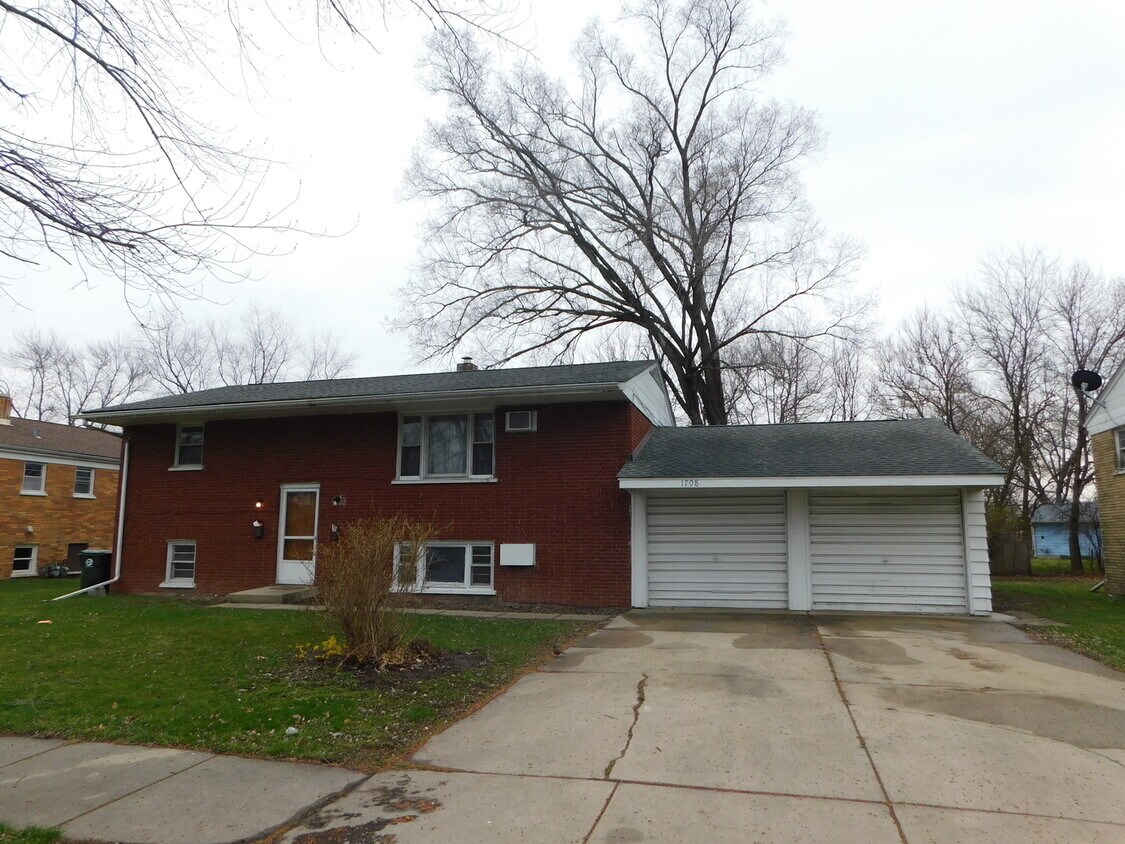 1708 W Illinois Ave Unit UPPER, Aurora, IL 60506 Condo for Rent in