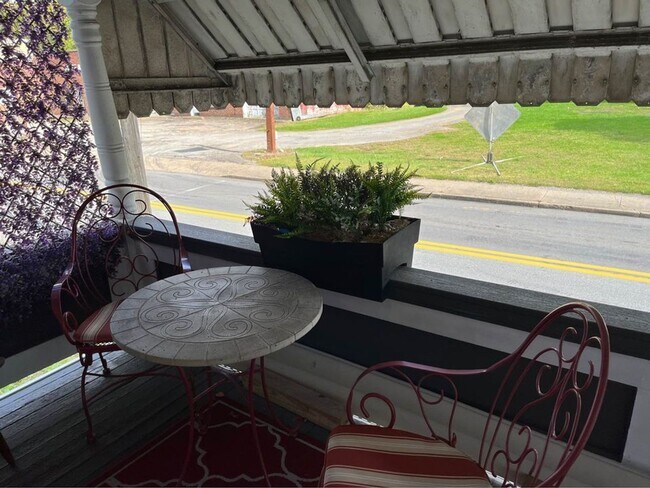 Foto del edificio - Two bedroom in the Bentworth School DIstrict!
