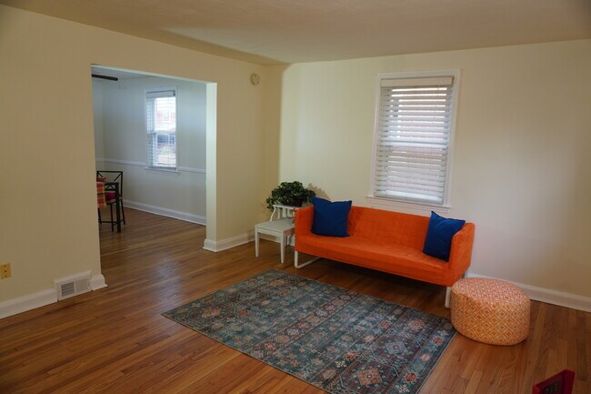 Foto del edificio - 1710 Weston Ave
