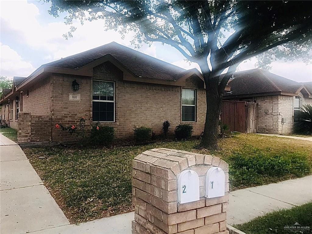Primary Photo - 806 W Palm Dr
