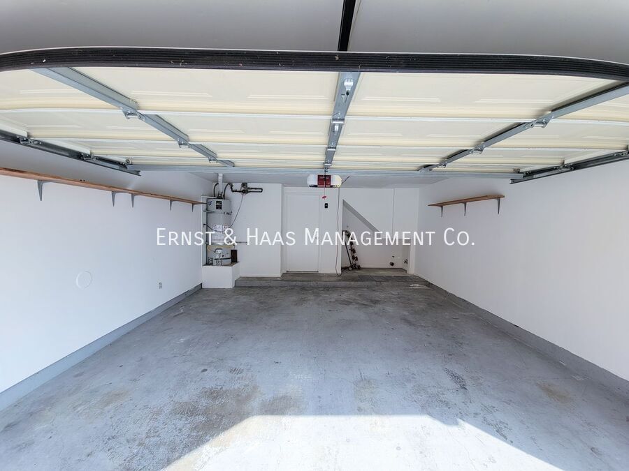 Primary Photo - Stylish 2 Bedroom Loft Style Townhouse in ...