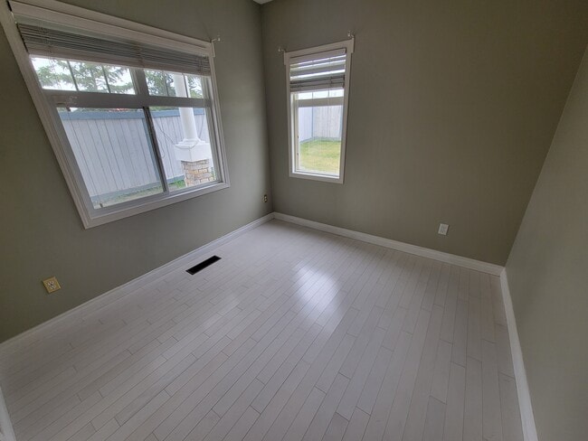 Building Photo - 1179 Summerside Dr SW