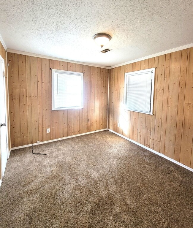 Building Photo - 1279 Lake Dr