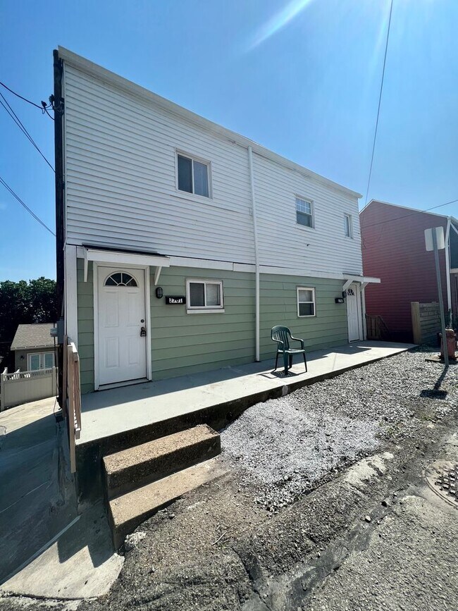 Foto del edificio - 2701-2703 Oakley Way (Full Service)