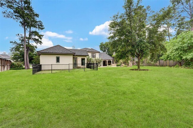 Building Photo - 15051 Cathedral Falls Dr