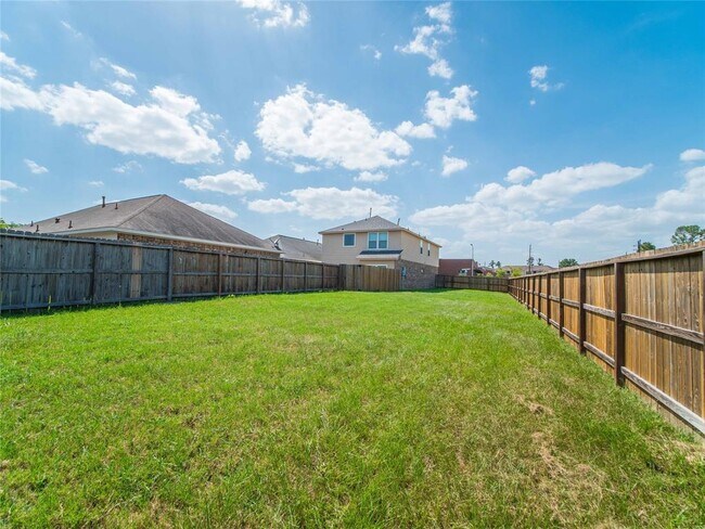 Building Photo - 12003 Northpointe Meadows Dr