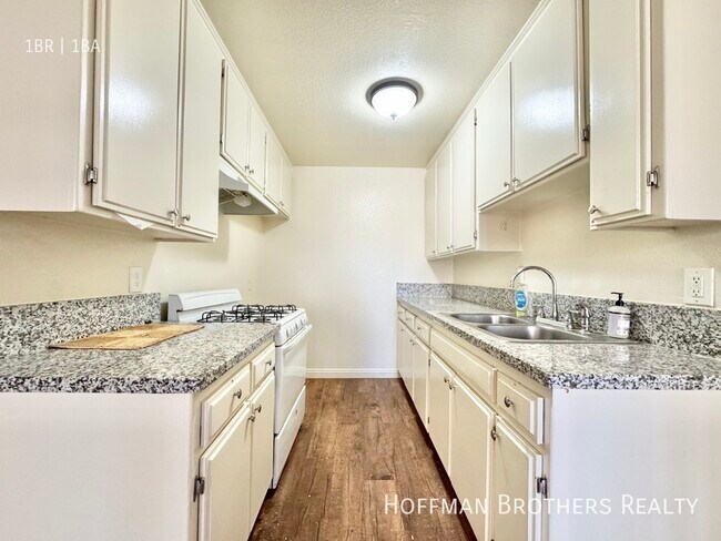 Building Photo - 15552 Nordhoff St North Hills, CA 91343