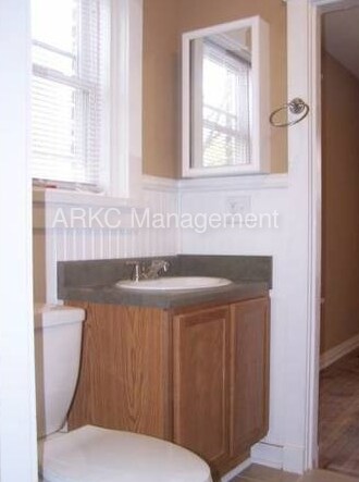 Foto del edificio - 916 E 39th St