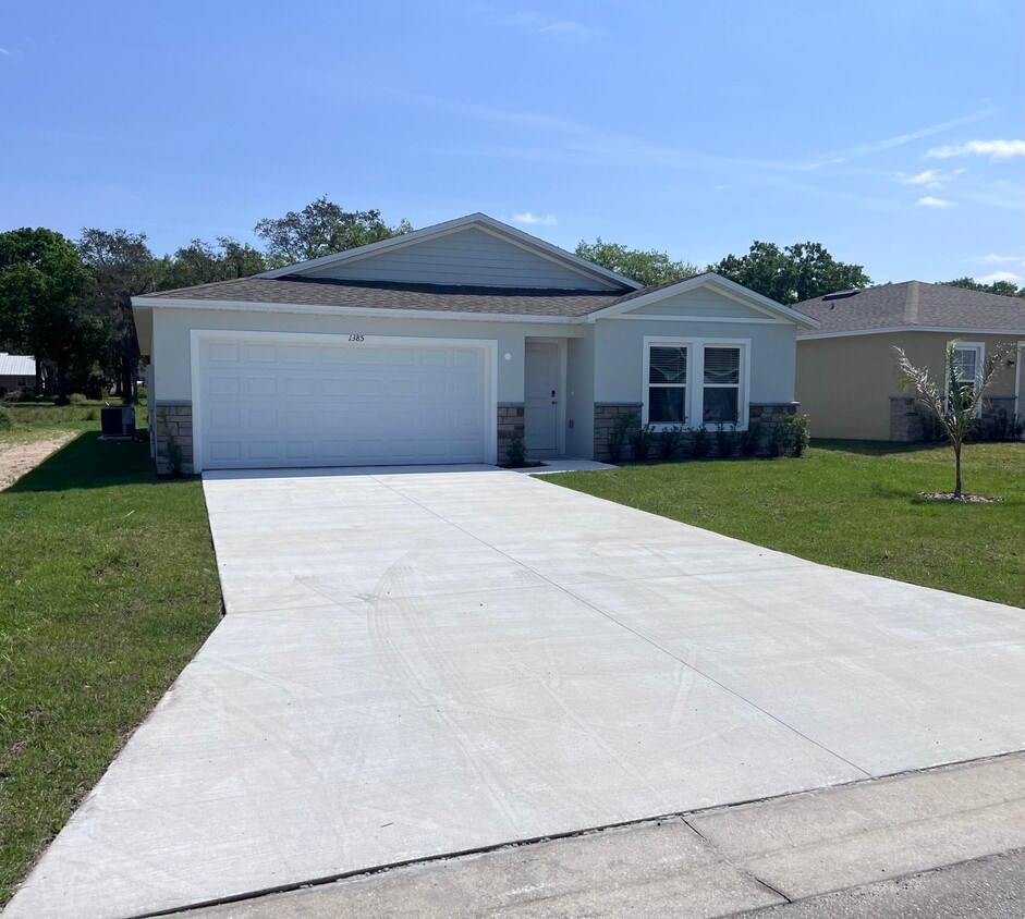 Primary Photo - 1385 Stone Ridge Cir