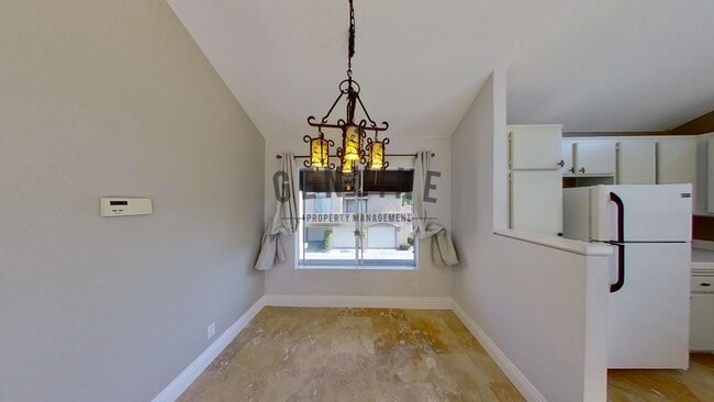 Building Photo - Beautiful 2 Bd 2 Ba Condo at Silvertide Bear Brand