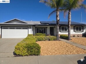 Building Photo - 34 Kingswood Dr