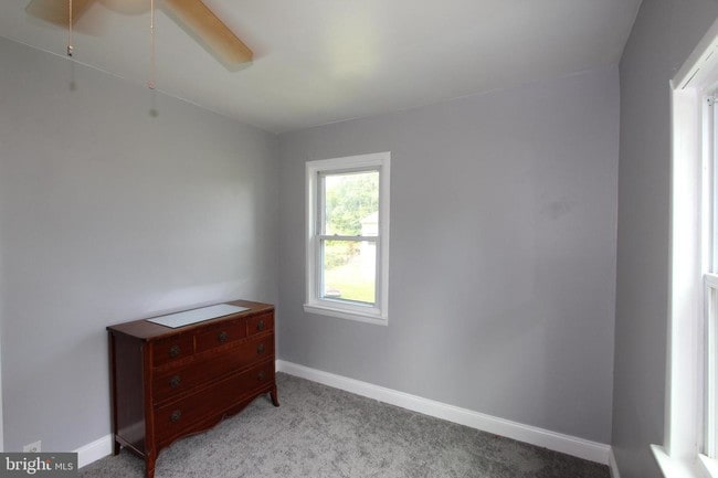 Building Photo - 942 Willow Dr