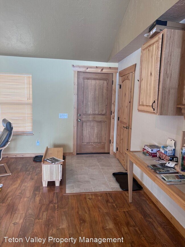 Building Photo - 3 br, 2 bath House - 930 Tonya Road