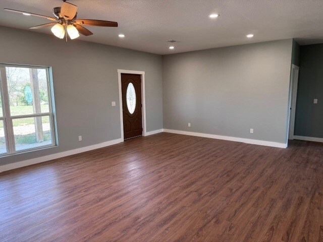 Foto del edificio - 589 CR-35500