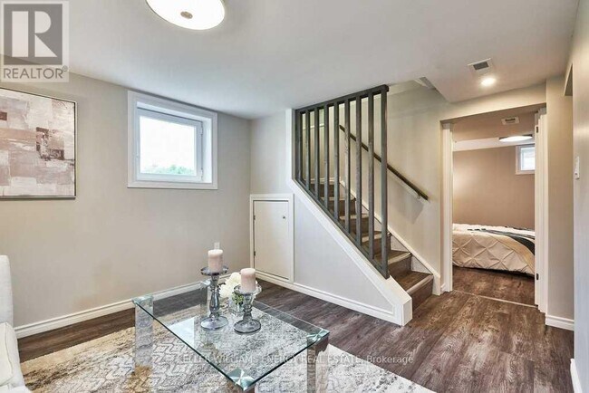 Photo du bâtiment - 831 Ritson Rd S