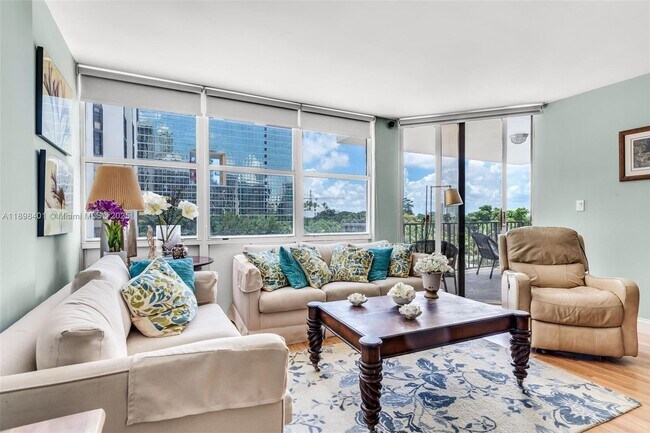 Foto del edificio - 1915 Brickell Ave