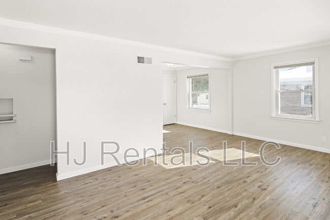 Building Photo - 9632 Cutler Dr