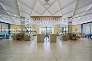Building Photo - 4101 Pine Tree Dr