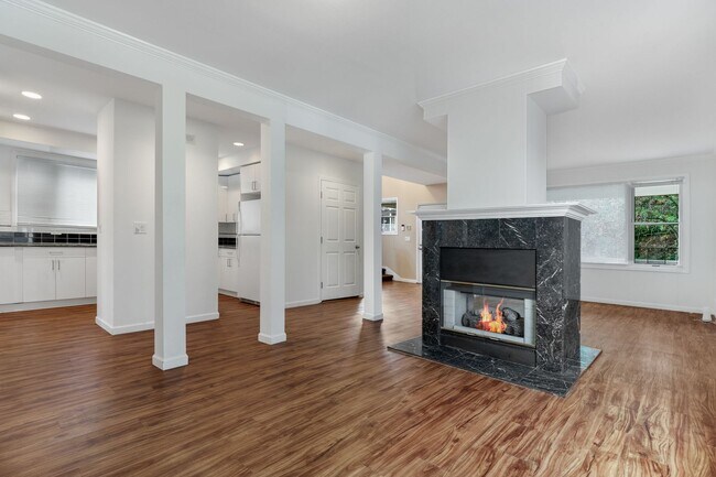 Foto del edificio - Large Capitol Hill House- Prime Location