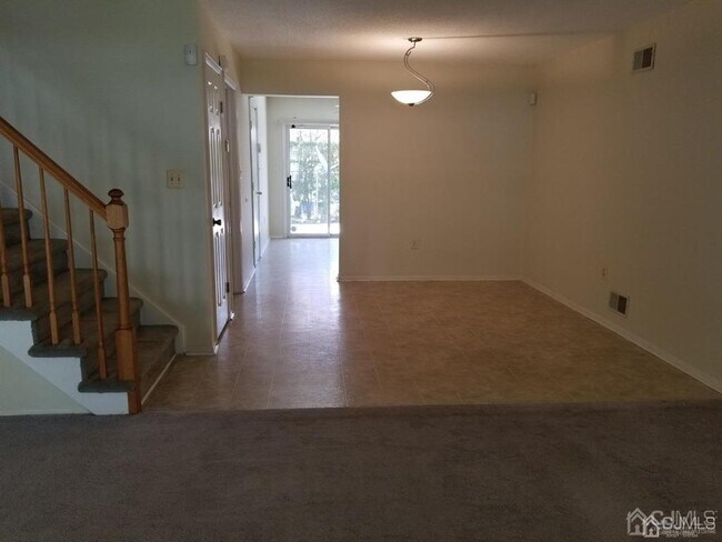 Foto del edificio - 121 Sassafras Ct