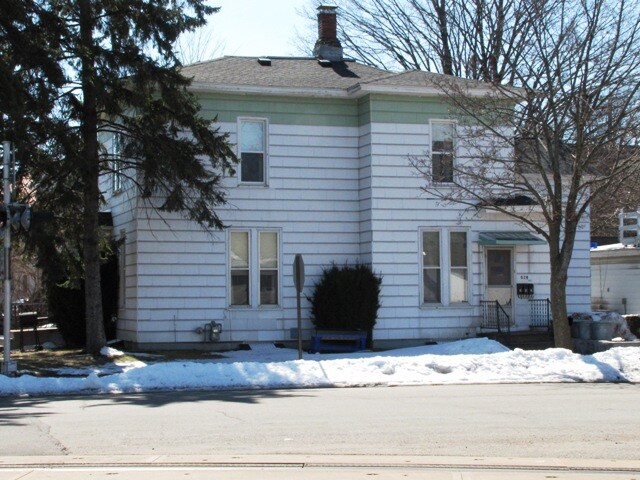 Building Photo - 912 N 6th St