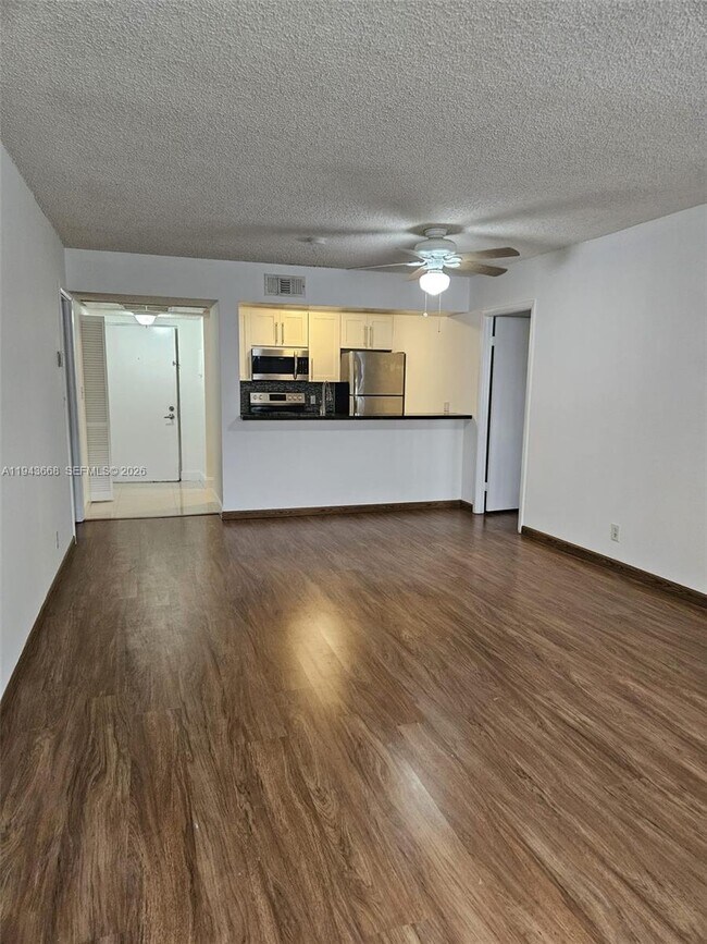 Building Photo - 8180 Geneva Ct