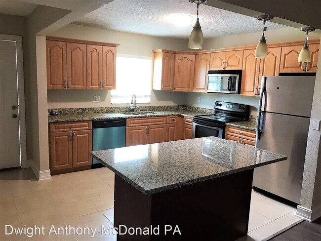 Foto del edificio - 2835 Somerset Park Dr