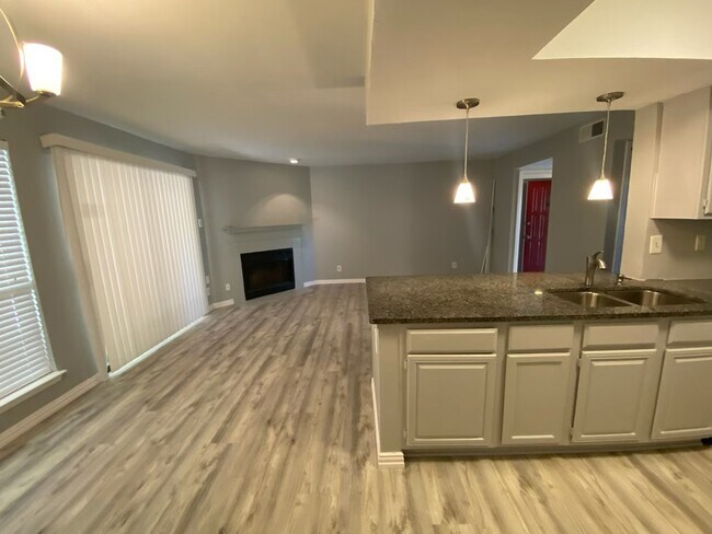 Building Photo - 2505 Wedglea Dr