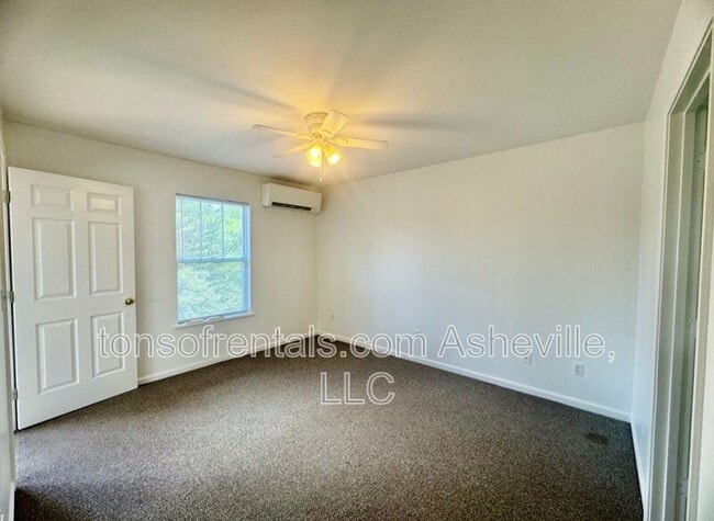 Building Photo - 3 Rosemont Ct