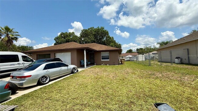 Foto del edificio - 686 Royalty Ct