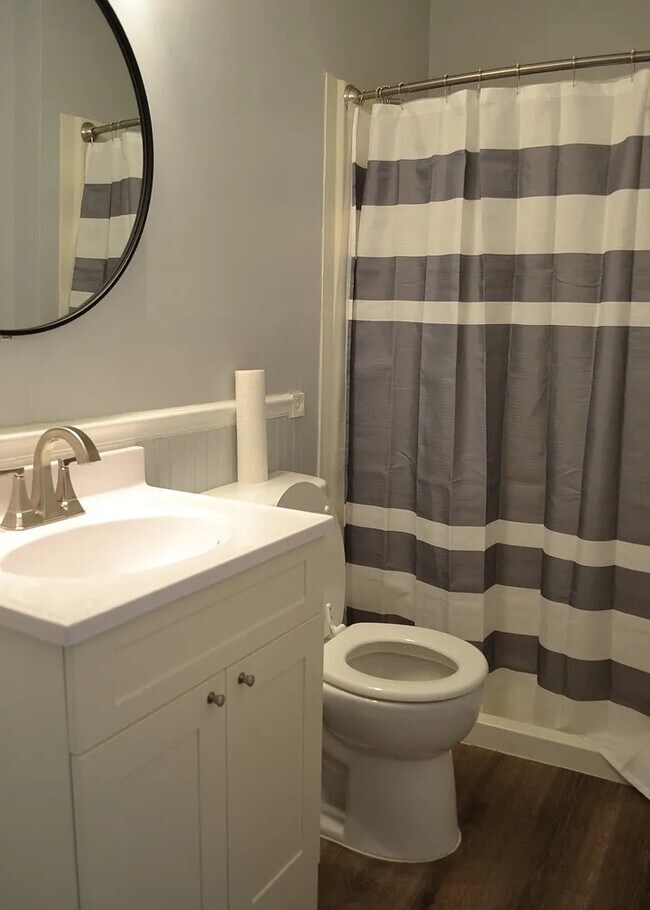 Foto del edificio - 16456 George Dr