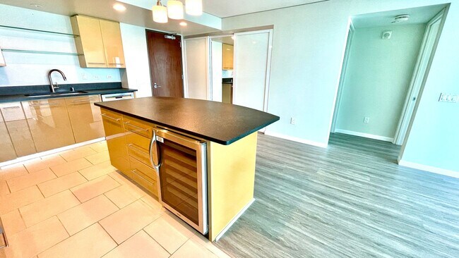 Foto del edificio - LUXURY DOWNTOWN PENTHOUSE w/ PANORAMIC VIE...