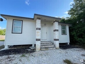 Building Photo - 884 Rd 3550