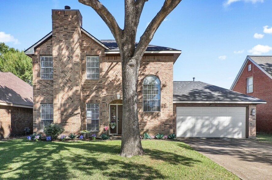 Foto principal - 3803 Redbud Dr