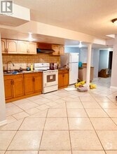 Building Photo - 390 Marble Pl