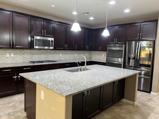 Building Photo - 21284 W Almeria Rd