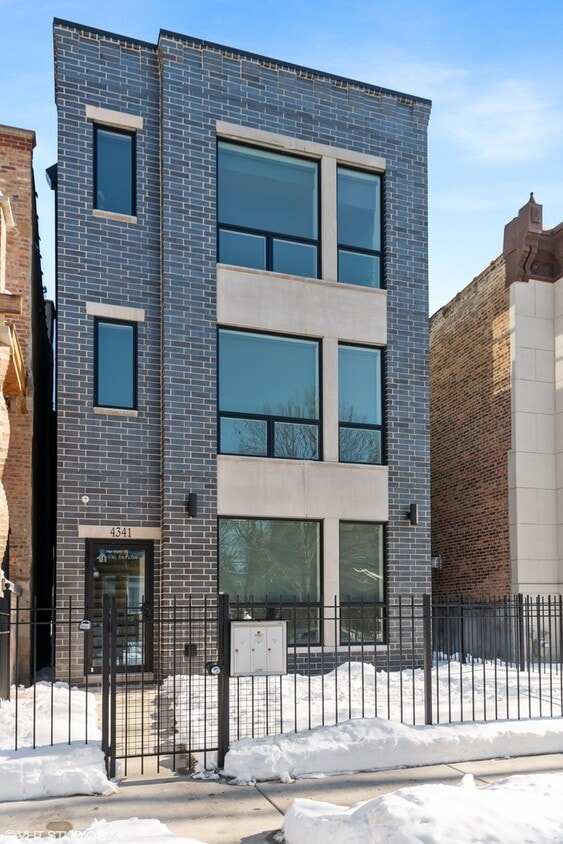 Primary Photo - 4341 S Berkeley Ave