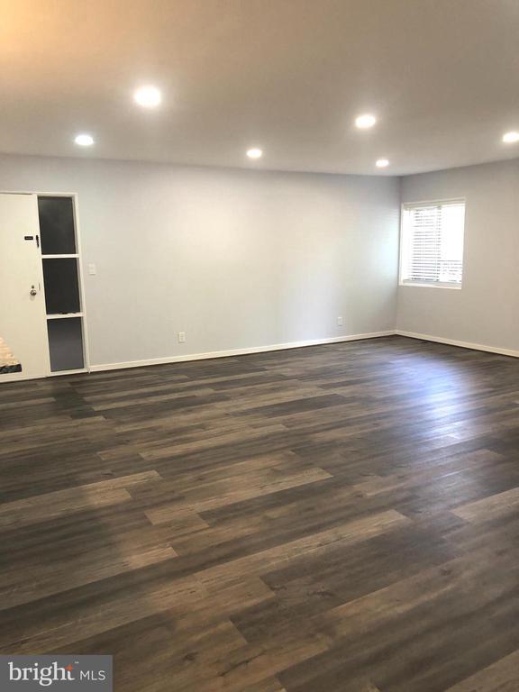 Building Photo - 29 Stonehenge Cir