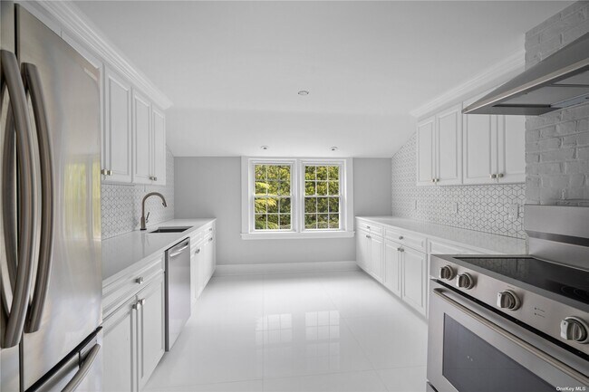 Foto del edificio - 60 Piping Rock Rd