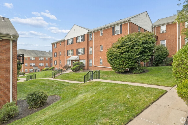 Primary Photo - Windsor Apartments