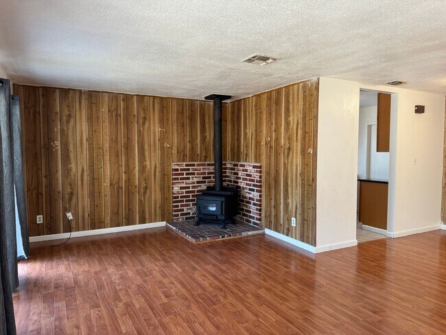 Building Photo - 8213 Diana Marie Dr