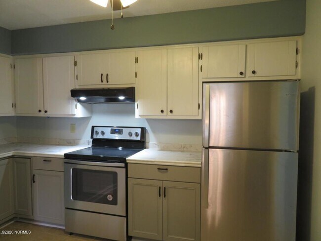 Building Photo - 147 Quarterdeck Townes