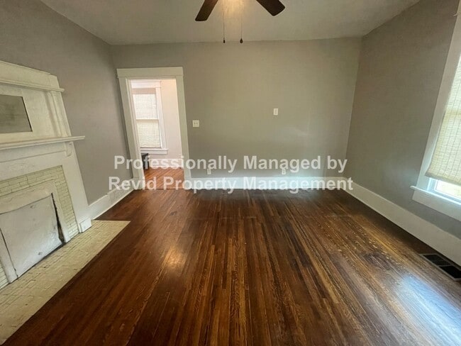 Building Photo - 4 Bedroom 2 Bath Home in Midtown!