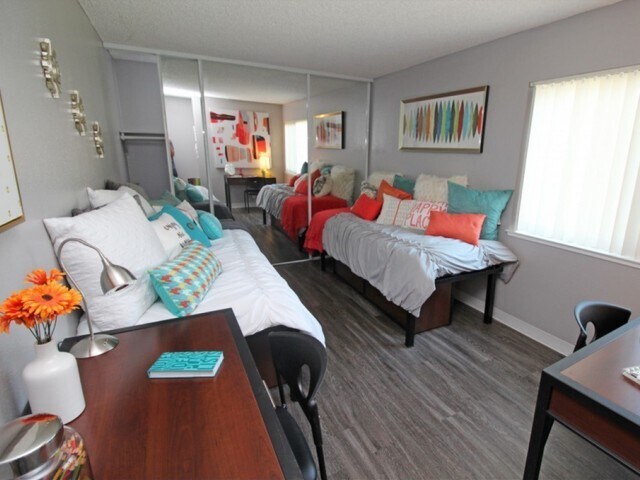 Apartamentos en alquiler - University River Village