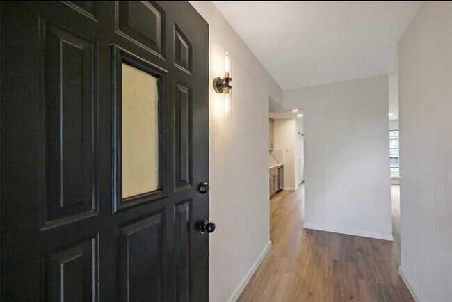 Foto del edificio - 5007 Ridgecreek Dr