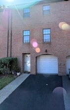 Building Photo - 3631 Bergen Ct