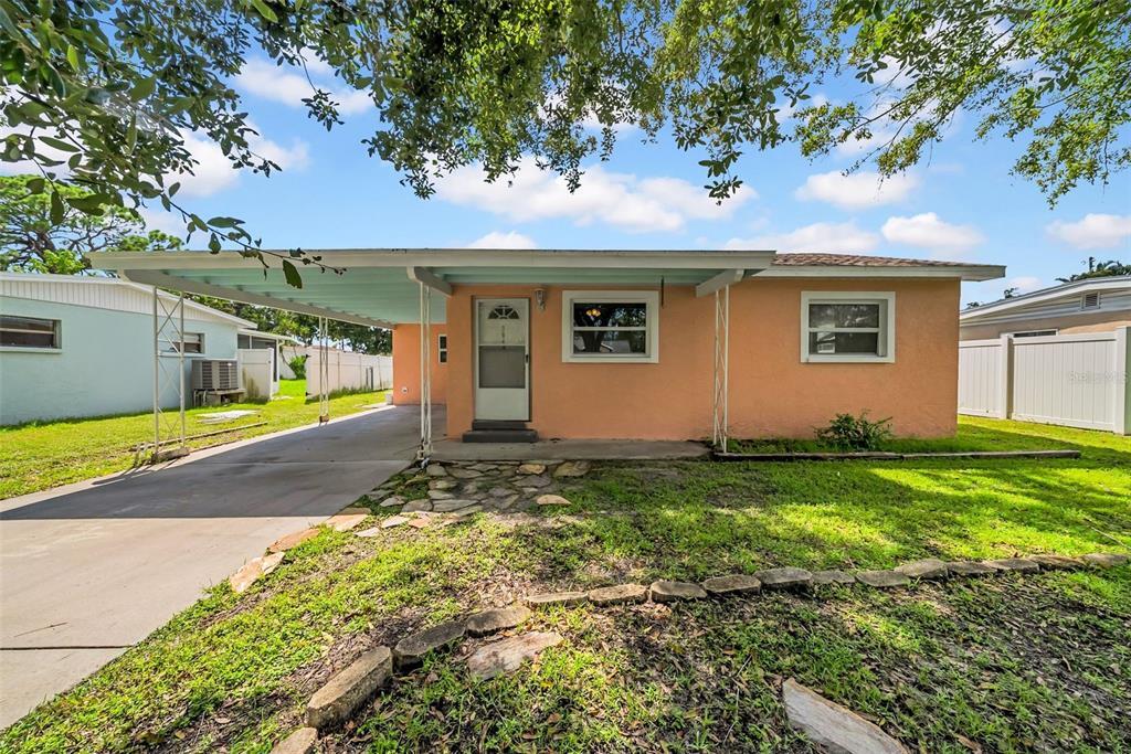 Foto principal - 9046 1st St N