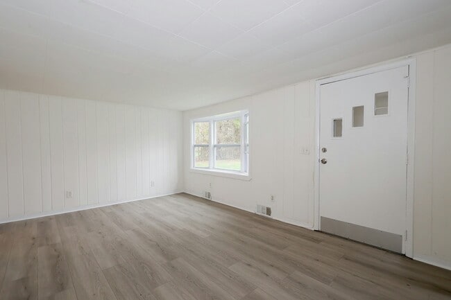 Foto del edificio - 121 Westport Rd