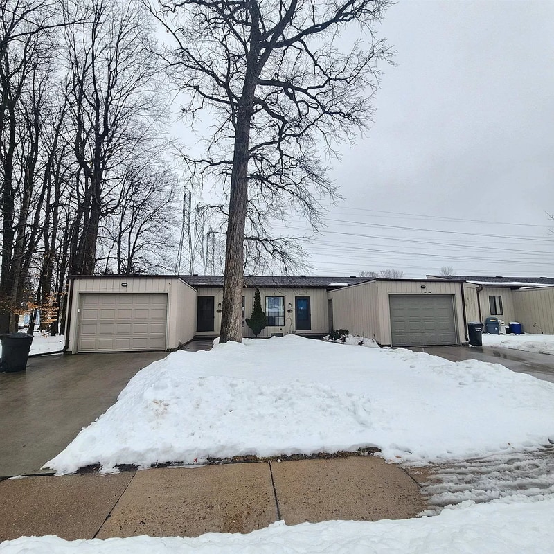 907909 E Roeland Ave, Appleton, WI 54915 Condo for Rent in Appleton