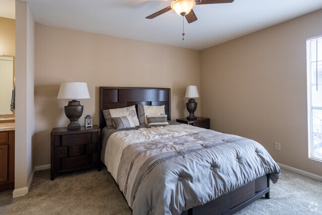 2HAB, 2BA - 1,140 ft² - Oaks of Charleston